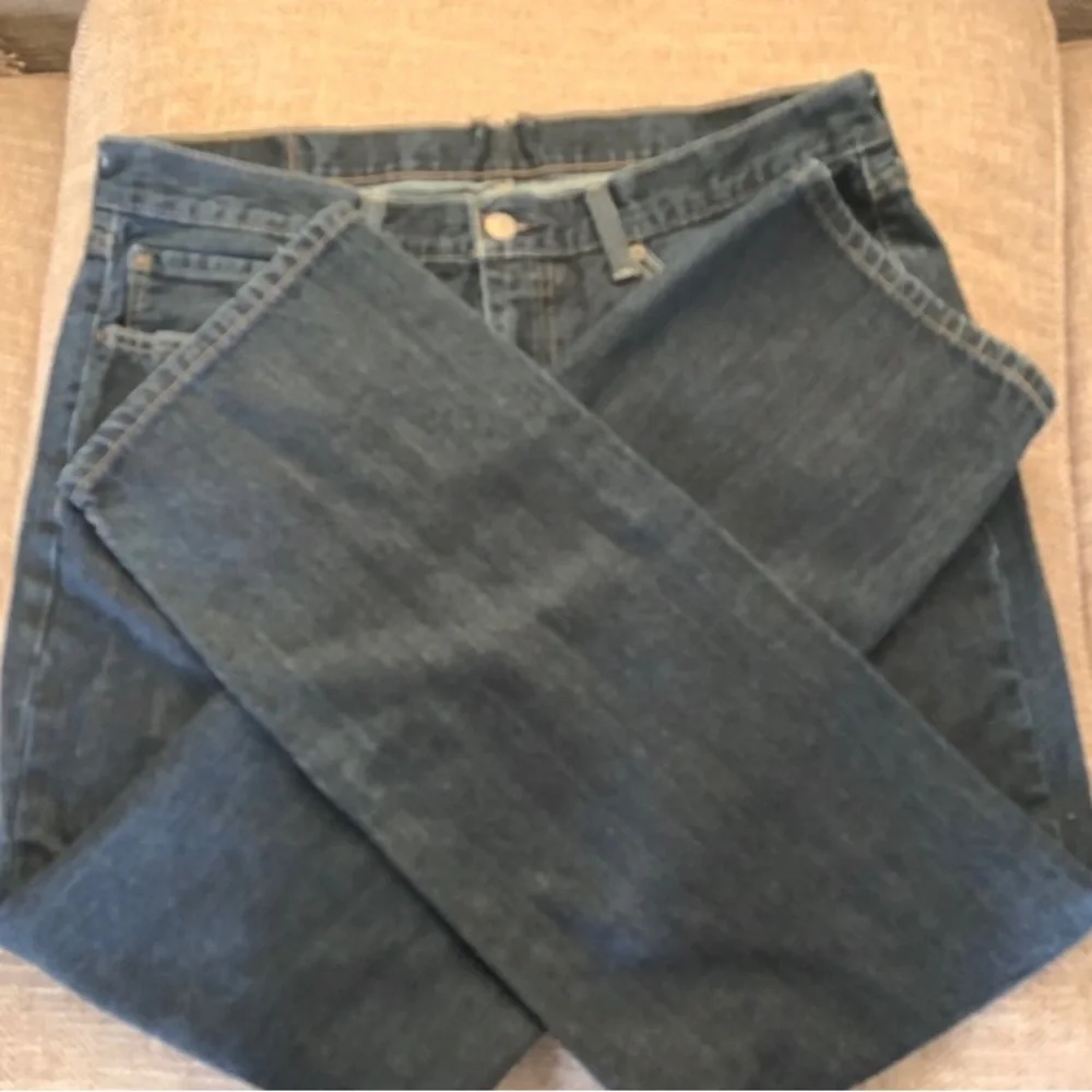 EUC Levi’s 514 Jeans Size 36-30.
